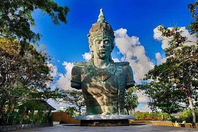 Bewitching Bali บาหลี - วัดเบซากีย์ - เกาะนูซาเปดิน่า 4วัน3คืน (FD) 8