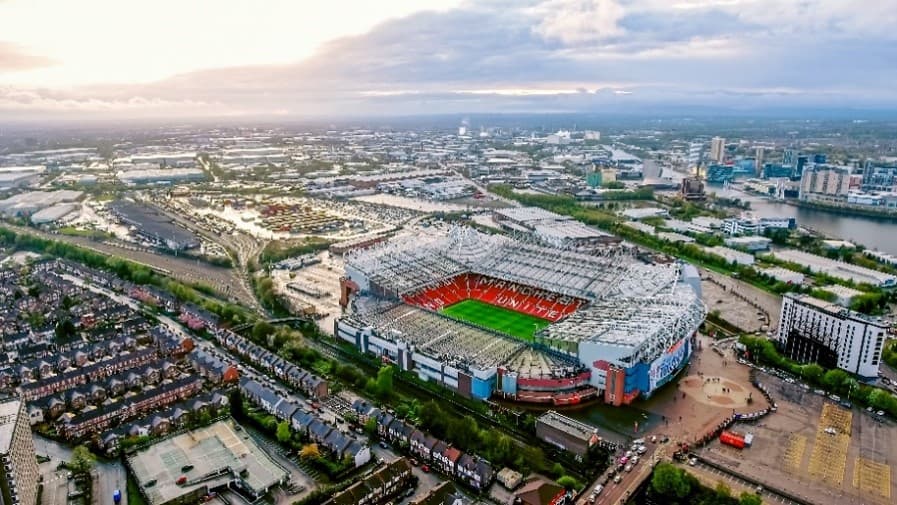 ENGLAND FC MAN-LHR 8D5N 7