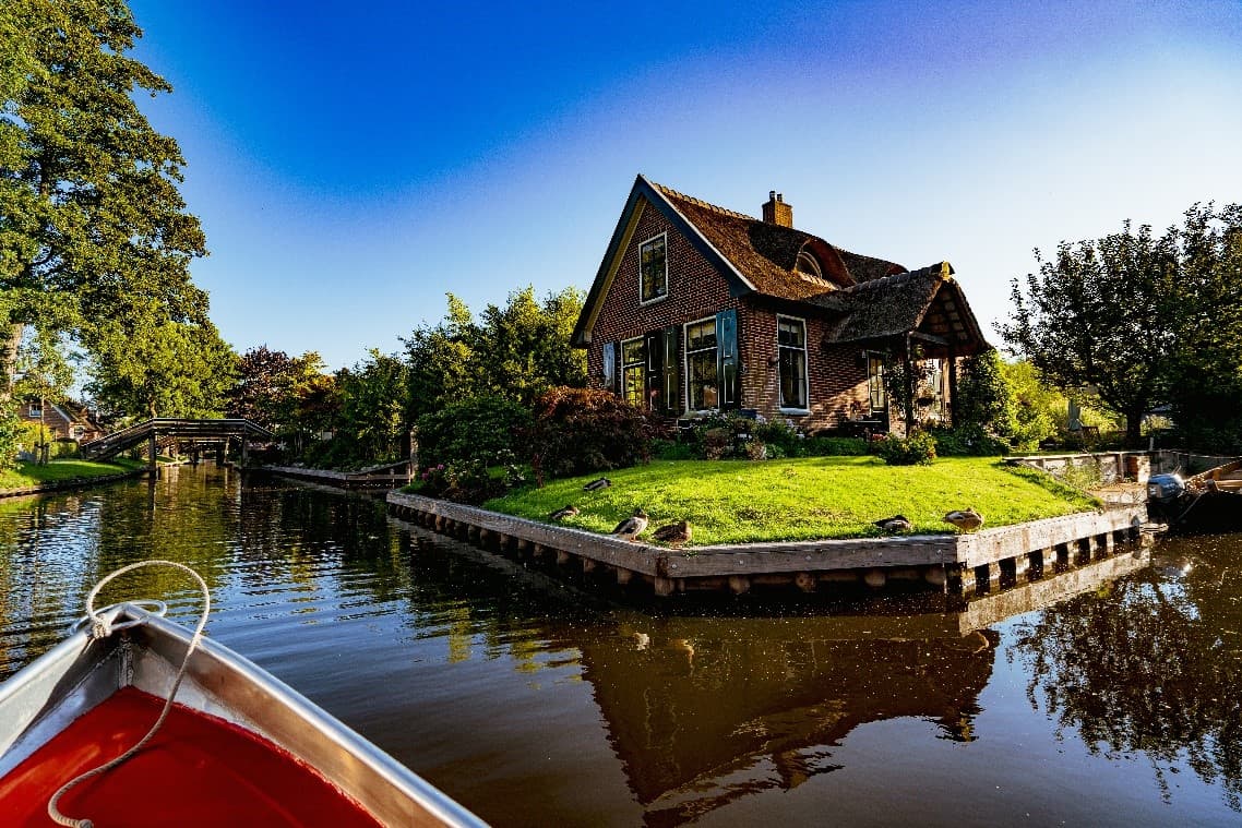 BENELUX COZY VACATION  8D5N 1