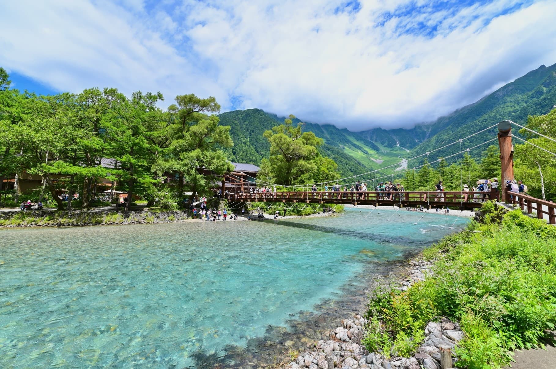 Experience vibrant OSAKA TOKYO  SHIRAKAWAGO KAMIKOCHI HAKUBA FUJI 6วัน 4คืน 5
