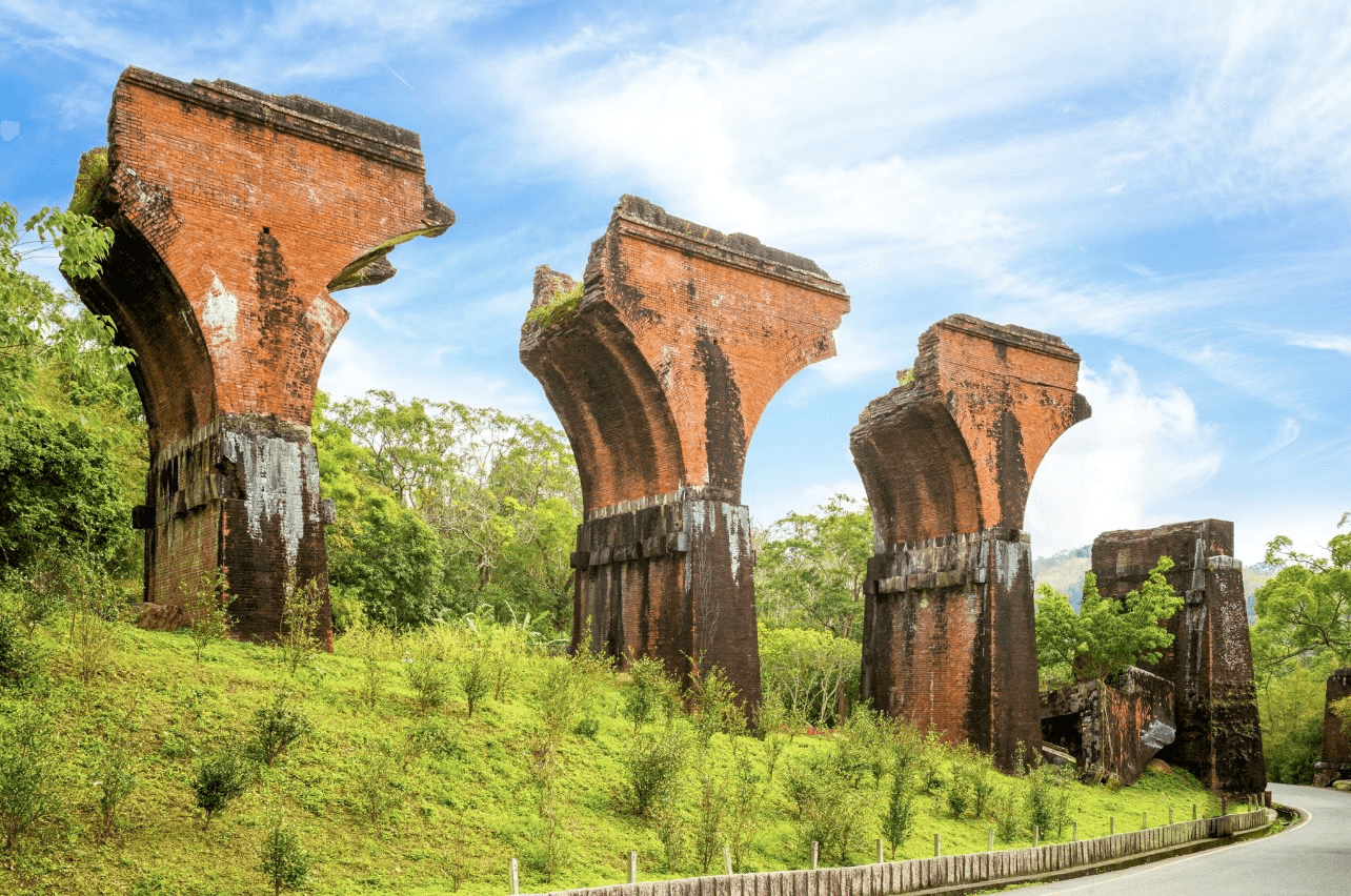 MIAOLI TAIPEI SUN MOON LAKE YEHLIU 4D3N 2